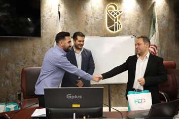 تقدیر از مسئول تجهیزات پزشکی بیمارستان شهدای سلامت در نشست تخصصی دانشگاه علوم پزشکی ایران